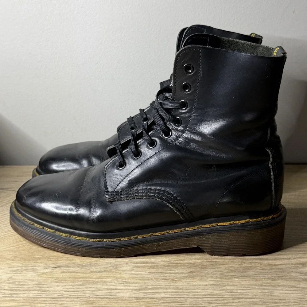 Vtg Dr. Martens 7187 Boots Made In England UK 5 Womens 7 US Black AirWair Grunge